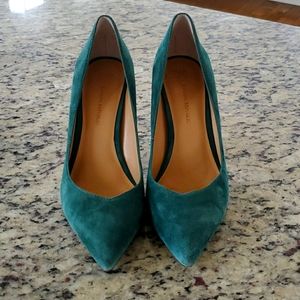 Banana Republic Madison 12 Hour Pumps Emerald